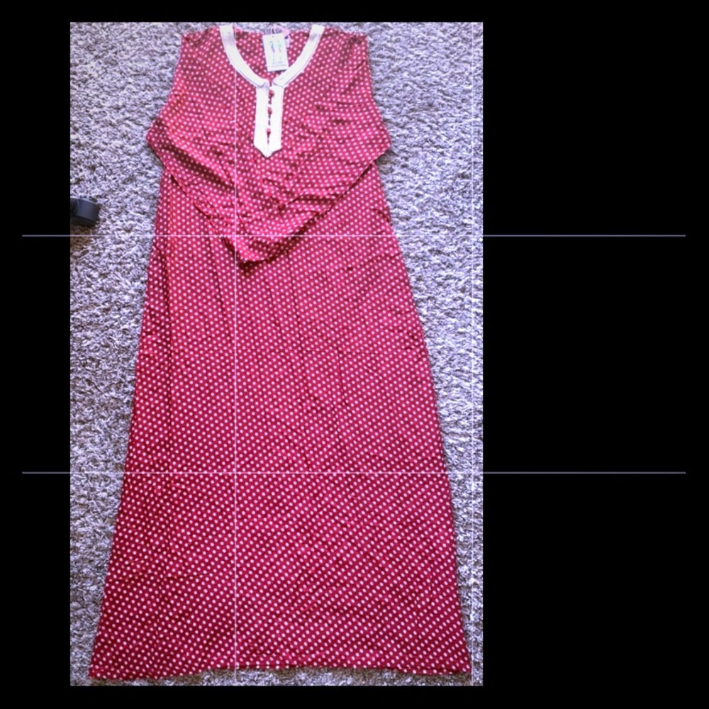 ❌ SOLD ON ANOTHER APP❌🌹 night gown 🌹
